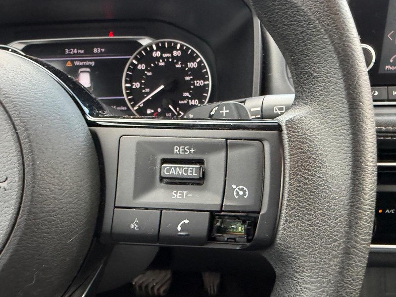 Nissan Rogue Vehicle Full-screen Gallery Image 11