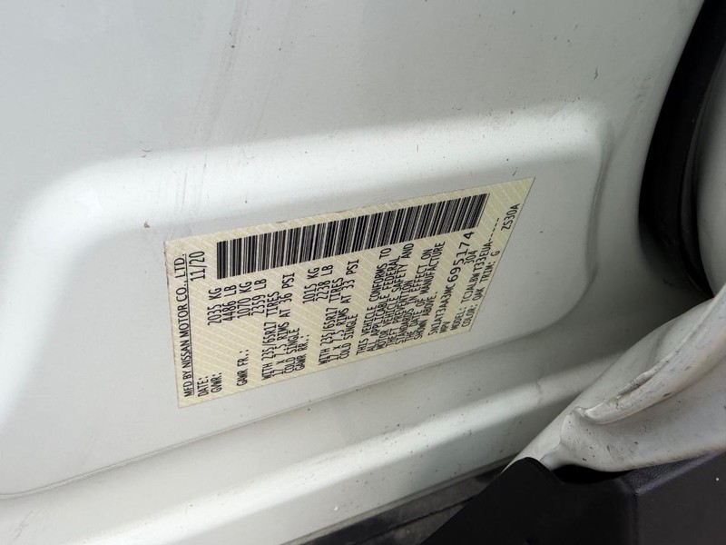 Nissan Rogue Vehicle Full-screen Gallery Image 20