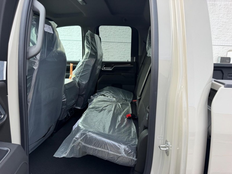 GMC Sierra 2500HD Vehicle Full-screen Gallery Image 7