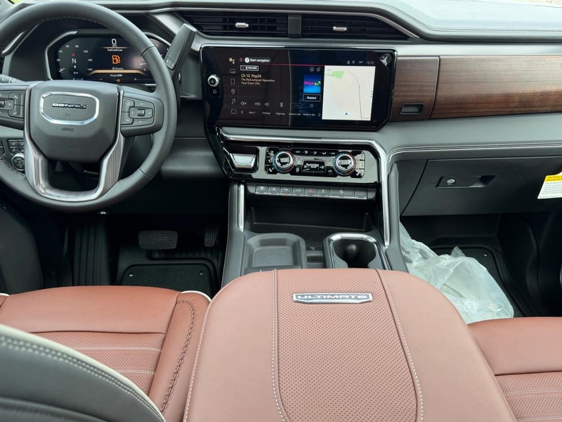 GMC Sierra 2500HD Vehicle Full-screen Gallery Image 9