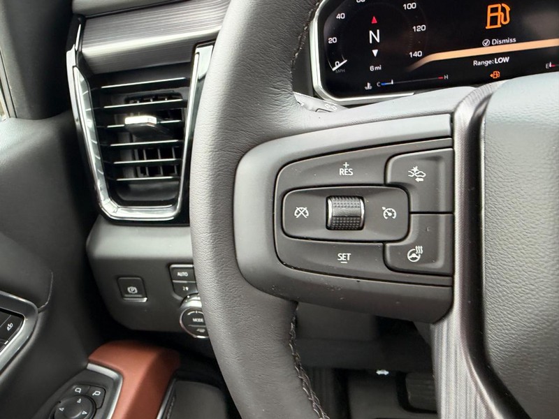 GMC Sierra 2500HD Vehicle Full-screen Gallery Image 11