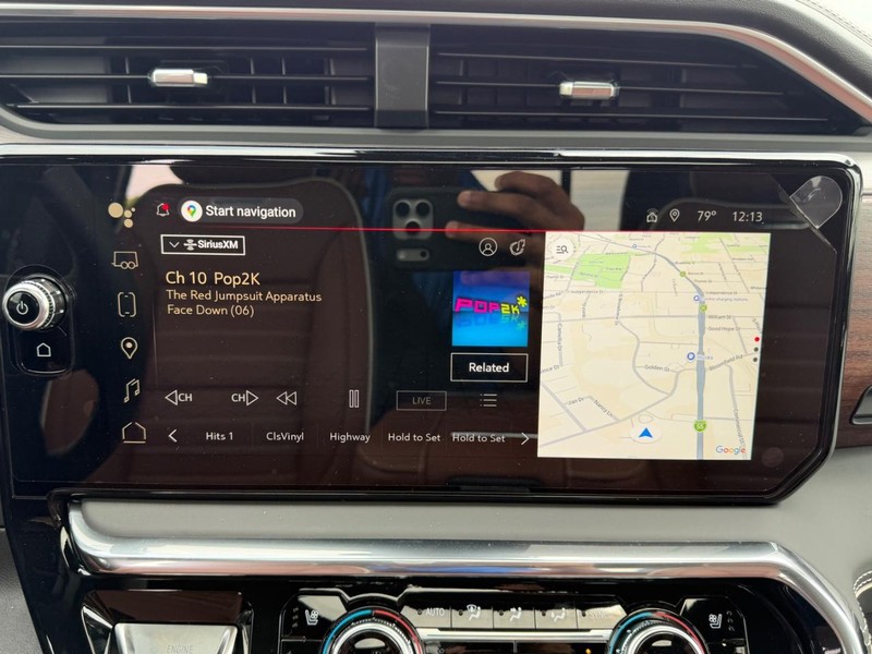 GMC Sierra 2500HD Vehicle Full-screen Gallery Image 13