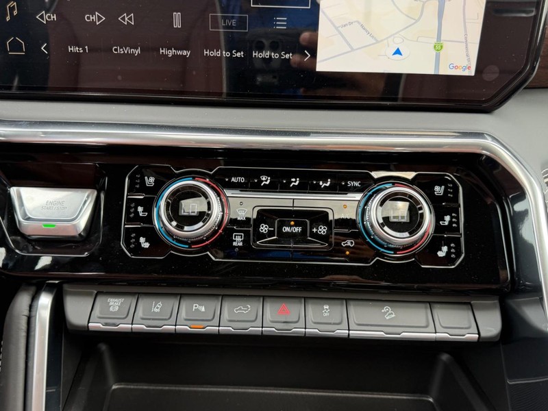 GMC Sierra 2500HD Vehicle Full-screen Gallery Image 14
