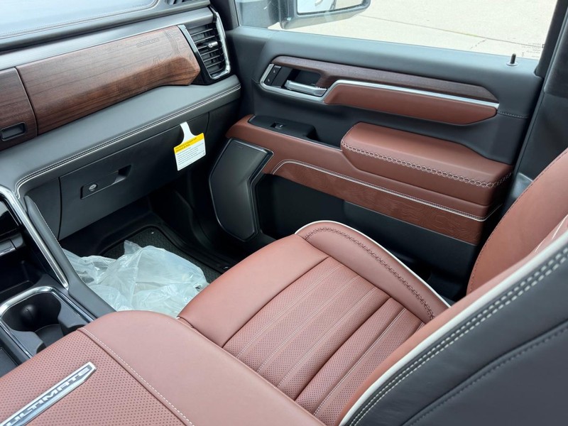 GMC Sierra 2500HD Vehicle Full-screen Gallery Image 15
