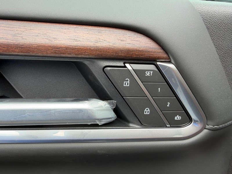 GMC Sierra 2500HD Vehicle Full-screen Gallery Image 17