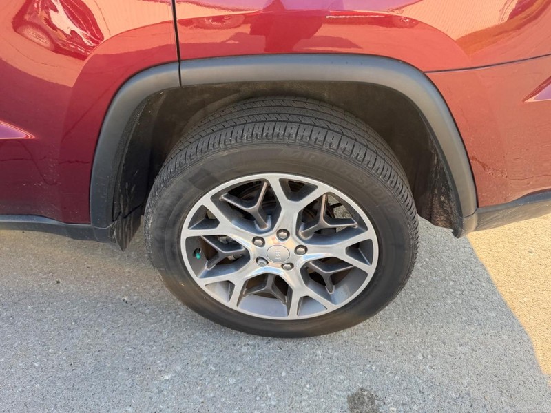 Jeep Grand Cherokee WK Vehicle Full-screen Gallery Image 7
