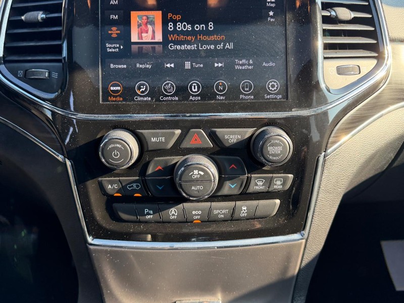 Jeep Grand Cherokee WK Vehicle Full-screen Gallery Image 15