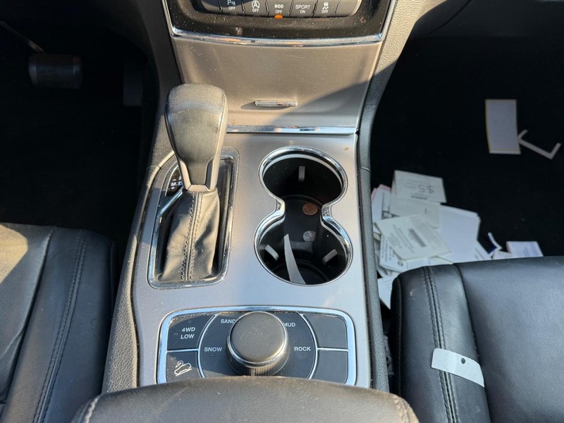 Jeep Grand Cherokee WK Vehicle Full-screen Gallery Image 16