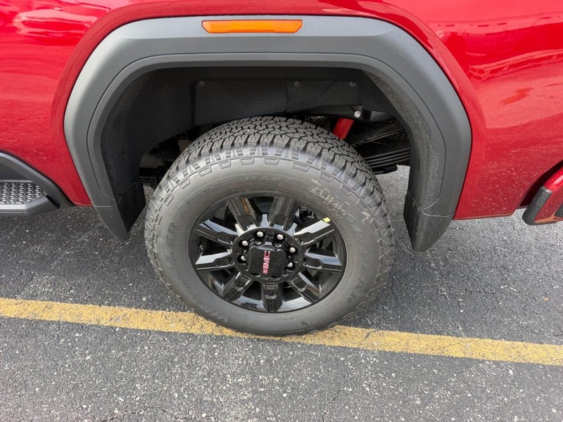 GMC Sierra 3500HD Vehicle Full-screen Gallery Image 6
