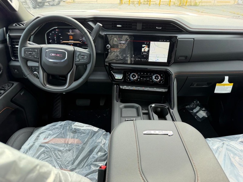 GMC Sierra 3500HD Vehicle Full-screen Gallery Image 8