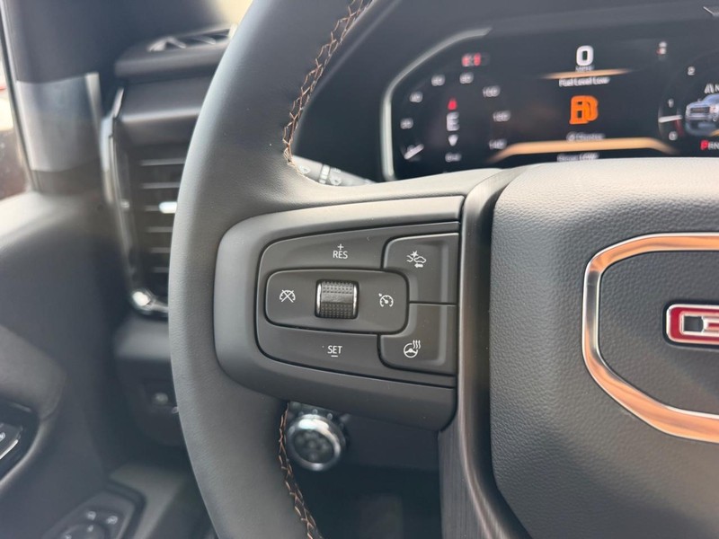 GMC Sierra 3500HD Vehicle Full-screen Gallery Image 10