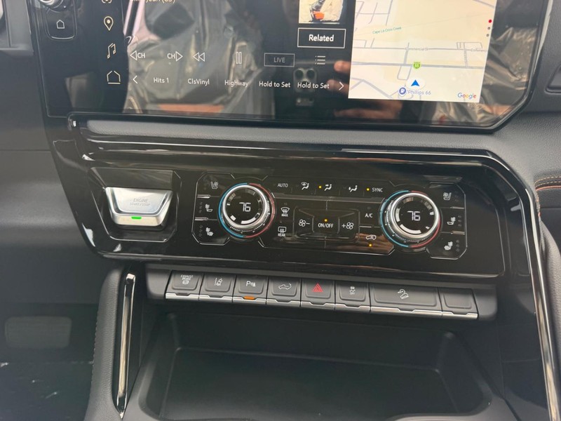 GMC Sierra 3500HD Vehicle Full-screen Gallery Image 13