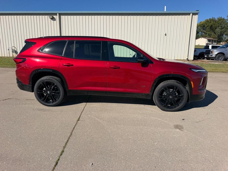 Buick Enclave Vehicle Full-screen Gallery Image 2