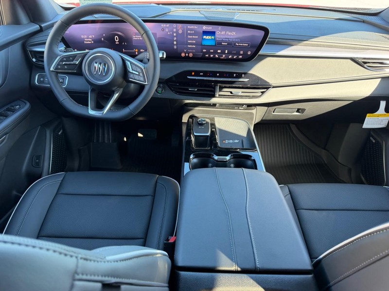 Buick Enclave Vehicle Full-screen Gallery Image 11