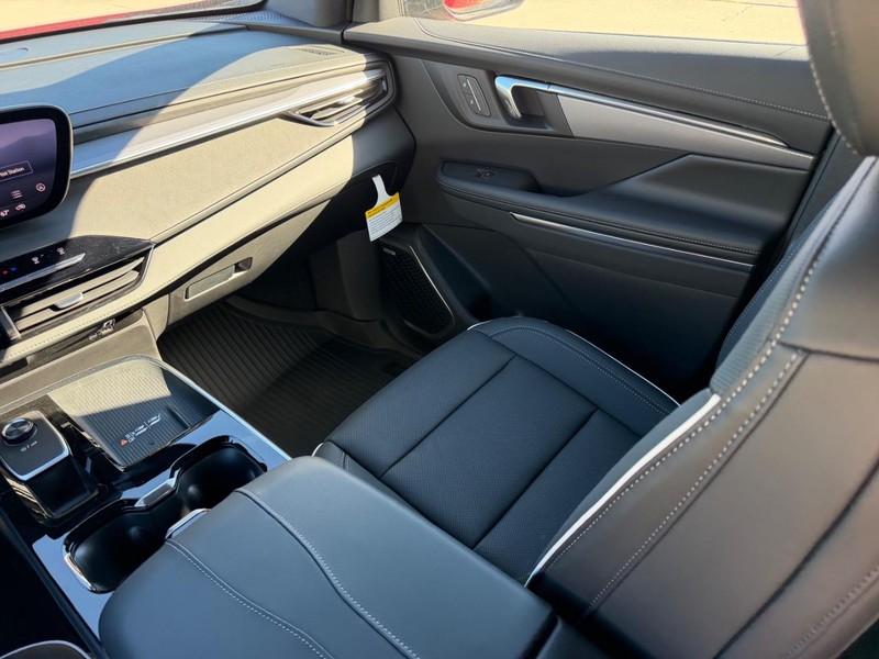 Buick Enclave Vehicle Full-screen Gallery Image 18