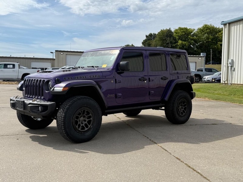 Jeep Wrangler Vehicle Full-screen Gallery Image 3