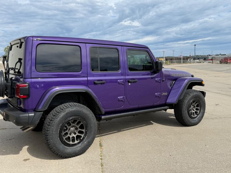 Jeep Wrangler Vehicle Full-screen Gallery Image 6