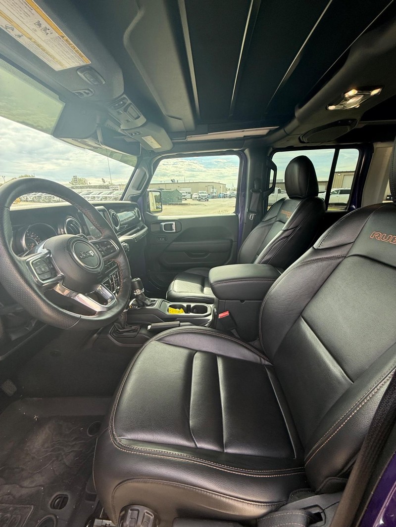 Jeep Wrangler Vehicle Full-screen Gallery Image 11