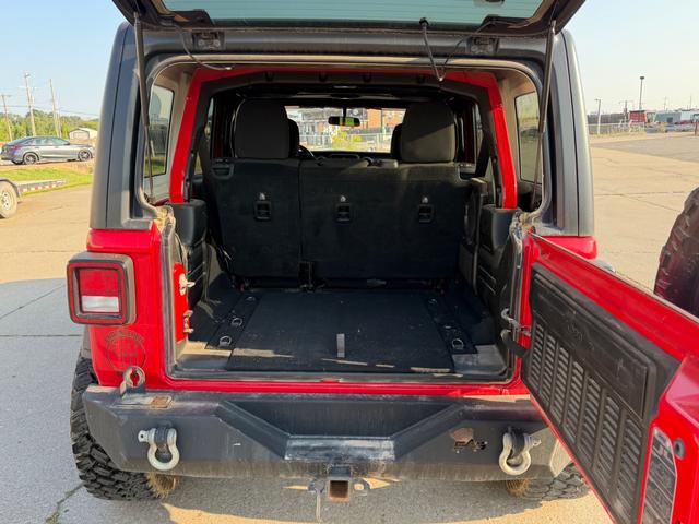 Jeep Wrangler Unlimited Vehicle Full-screen Gallery Image 5