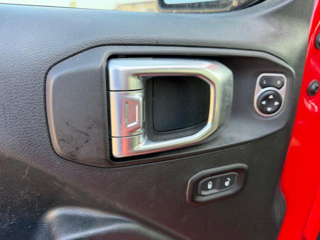 Jeep Wrangler Unlimited Vehicle Full-screen Gallery Image 16