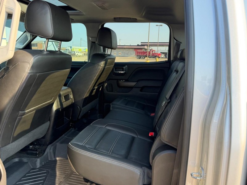 GMC Sierra 2500HD Vehicle Full-screen Gallery Image 7