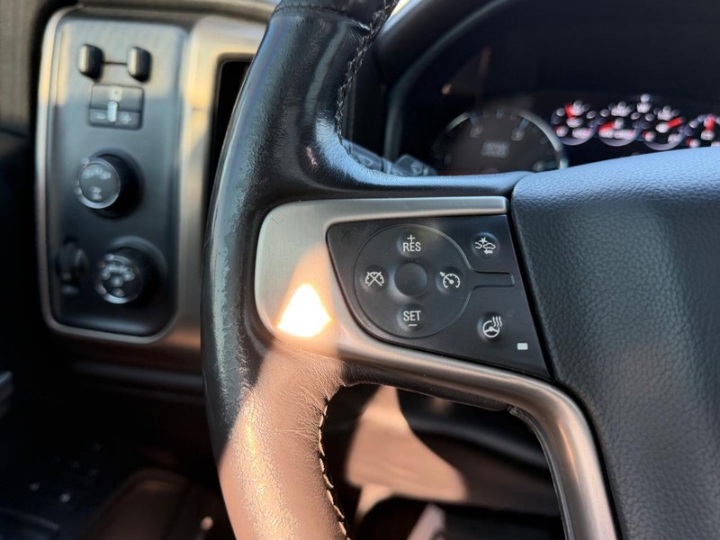 GMC Sierra 2500HD Vehicle Full-screen Gallery Image 11