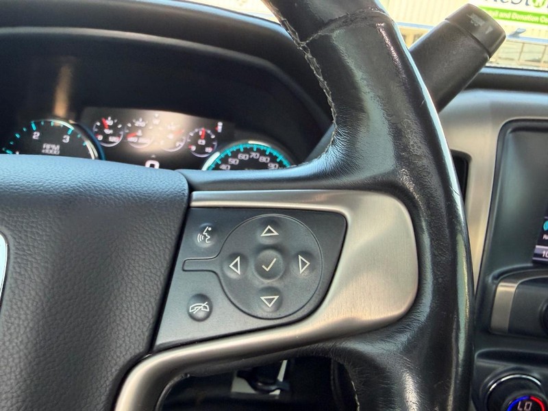 GMC Sierra 2500HD Vehicle Full-screen Gallery Image 12