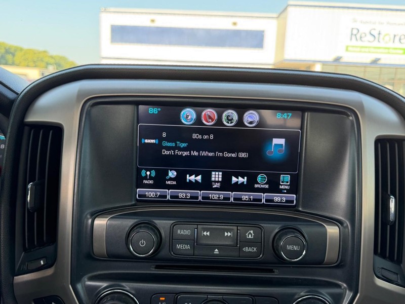 GMC Sierra 2500HD Vehicle Full-screen Gallery Image 13