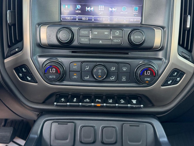 GMC Sierra 2500HD Vehicle Full-screen Gallery Image 14