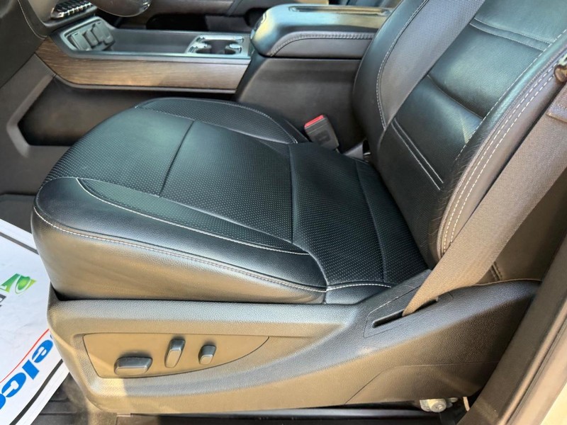 GMC Sierra 2500HD Vehicle Full-screen Gallery Image 18