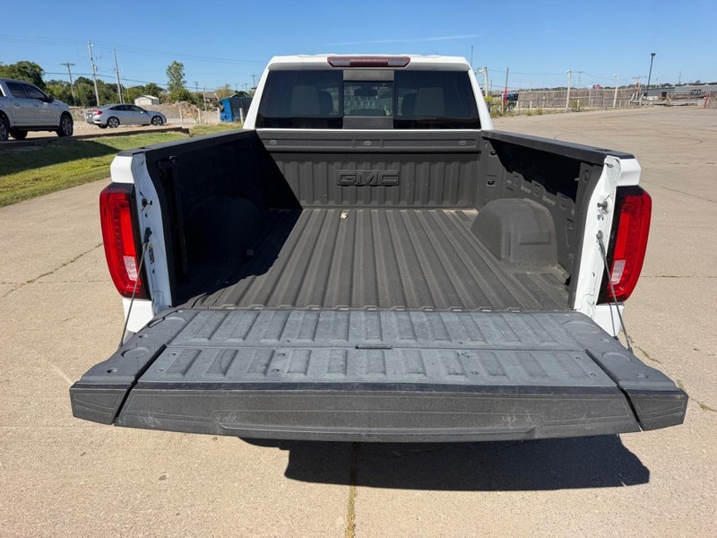 GMC Sierra 1500 Vehicle Full-screen Gallery Image 5