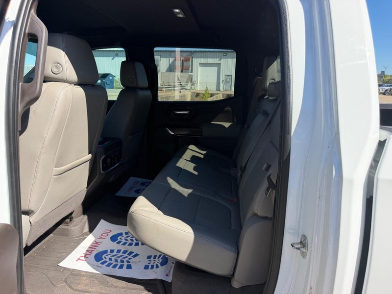 GMC Sierra 1500 Vehicle Full-screen Gallery Image 7