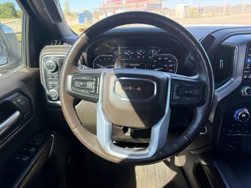GMC Sierra 1500 Vehicle Full-screen Gallery Image 9