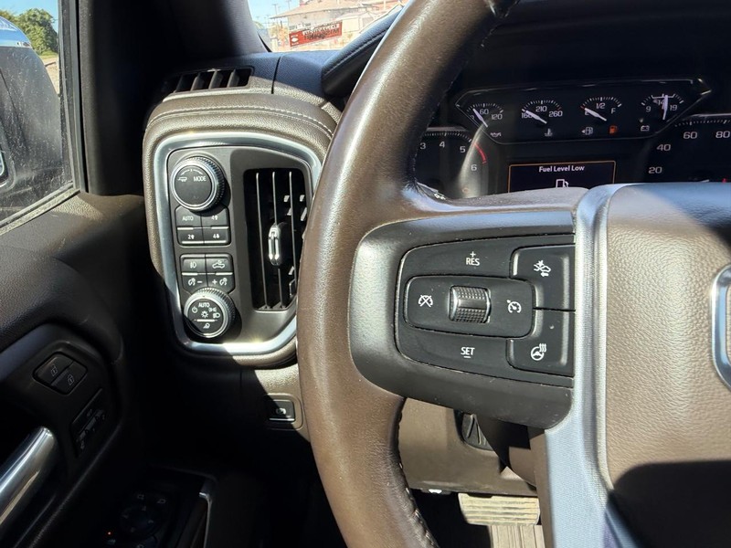 GMC Sierra 1500 Vehicle Full-screen Gallery Image 10