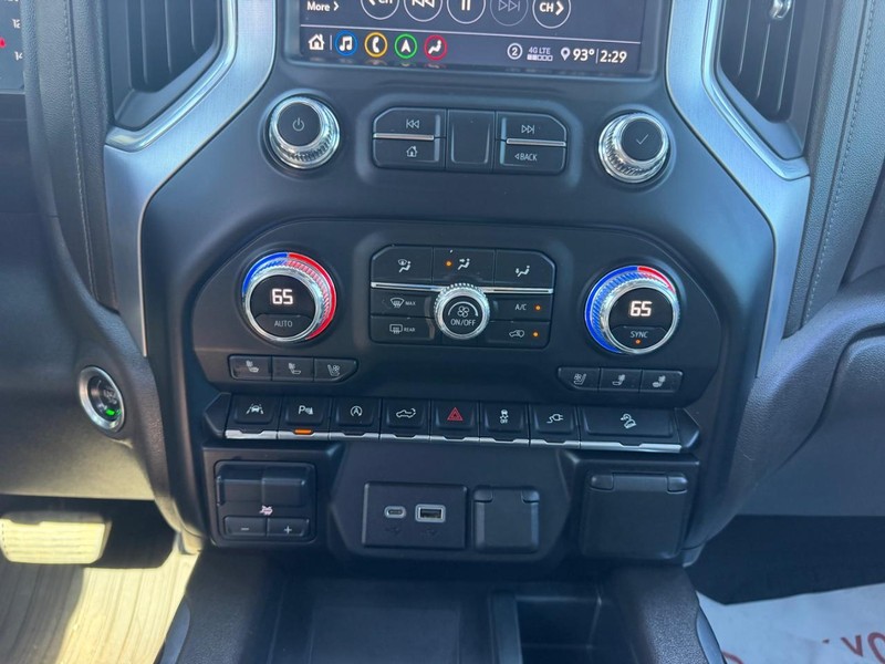 GMC Sierra 1500 Vehicle Full-screen Gallery Image 13