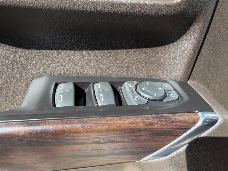 GMC Sierra 1500 Vehicle Full-screen Gallery Image 15