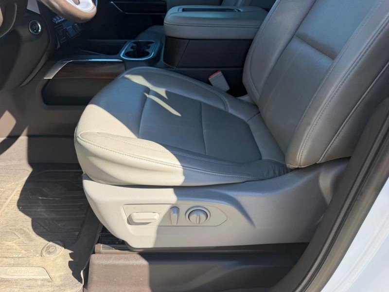 GMC Sierra 1500 Vehicle Full-screen Gallery Image 17