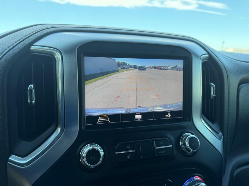 GMC Sierra 1500 Vehicle Full-screen Gallery Image 19