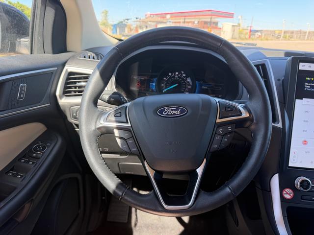 Ford Edge Vehicle Full-screen Gallery Image 9