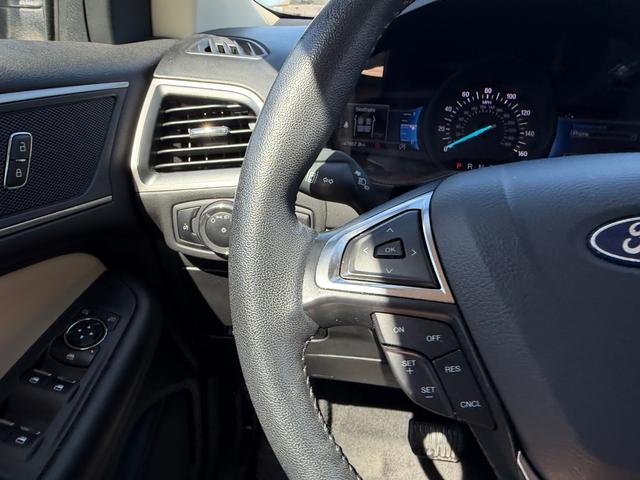 Ford Edge Vehicle Full-screen Gallery Image 10