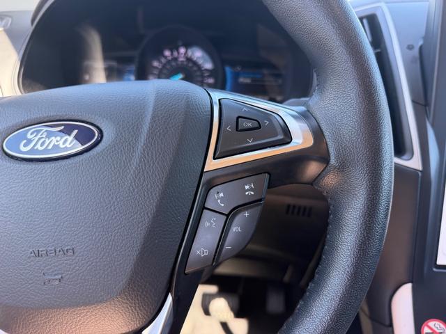 Ford Edge Vehicle Full-screen Gallery Image 11