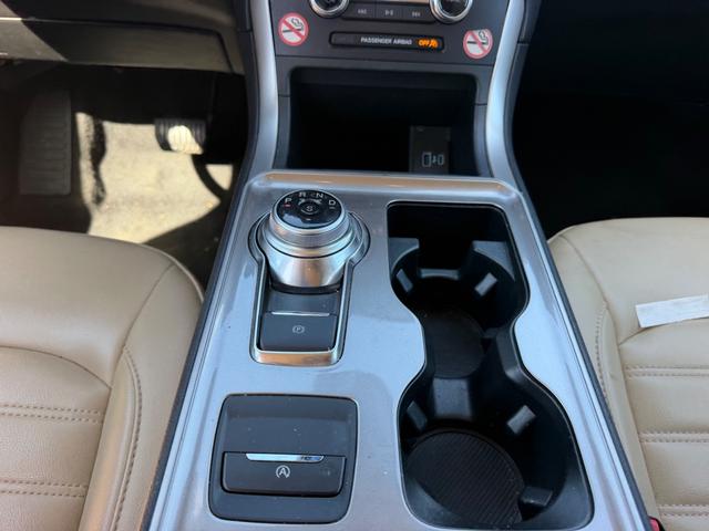 Ford Edge Vehicle Full-screen Gallery Image 14