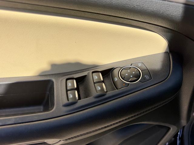 Ford Edge Vehicle Full-screen Gallery Image 16