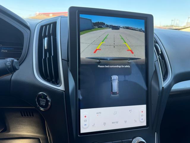 Ford Edge Vehicle Full-screen Gallery Image 19