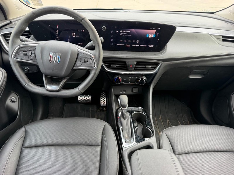 Buick Encore GX Vehicle Full-screen Gallery Image 09