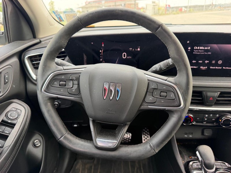 Buick Encore GX Vehicle Full-screen Gallery Image 10