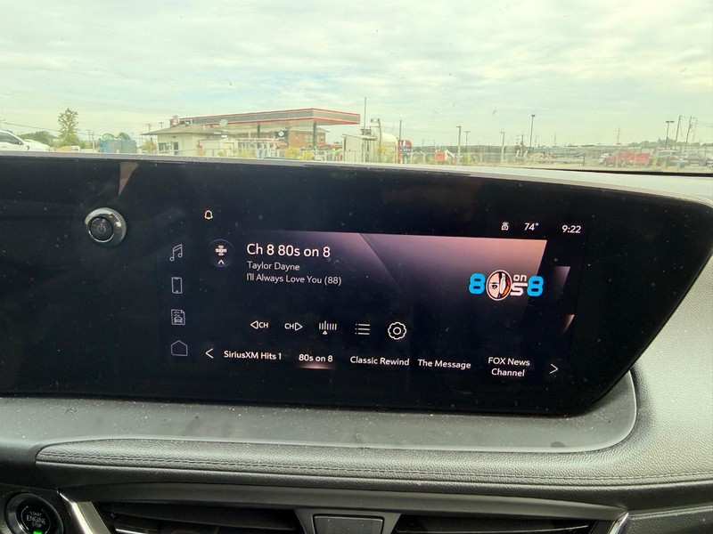 Buick Encore GX Vehicle Full-screen Gallery Image 13