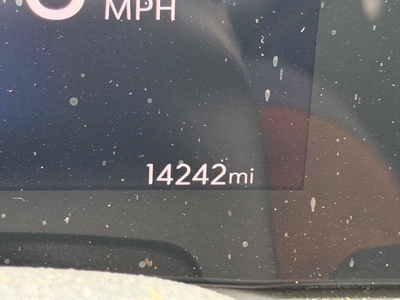 Buick Encore GX Vehicle Full-screen Gallery Image 19