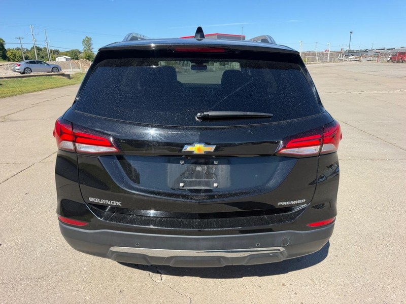 Chevrolet Equinox Vehicle Full-screen Gallery Image 04