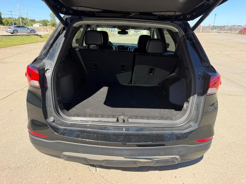 Chevrolet Equinox Vehicle Full-screen Gallery Image 05